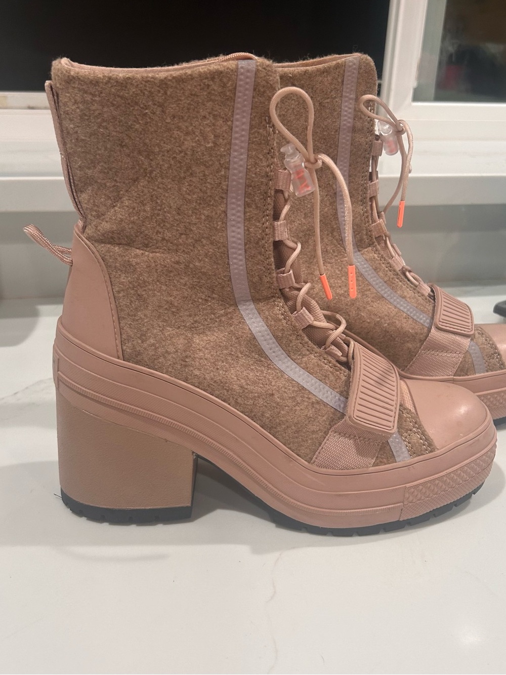 Converse High Boots